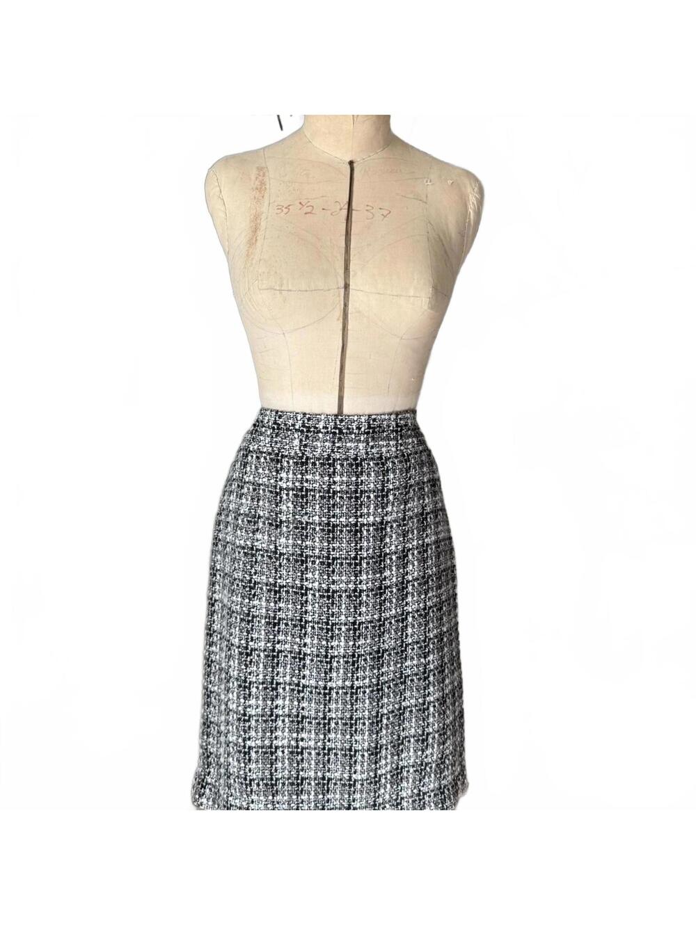 Banana Republic Women's Grey and Black Skirt